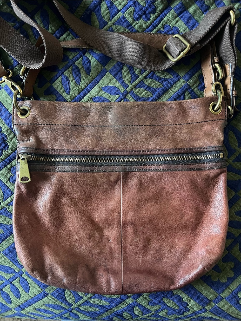 Fossil Brown Leather Crossbody Bag with Brass Hardware